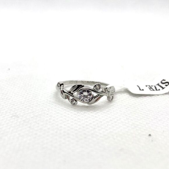 Size 7 925 Round CZ Floral Ring - Picture 4 of 12